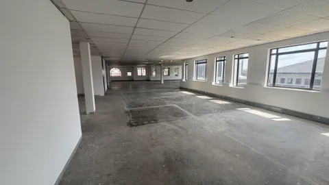 Office to let in Hyde Park (9)